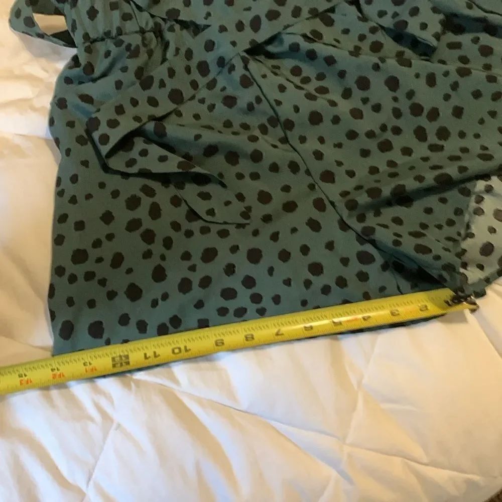 EMERY ROSE, skort, medium, green w/leopard spots, great condition - Picture 6 of 8